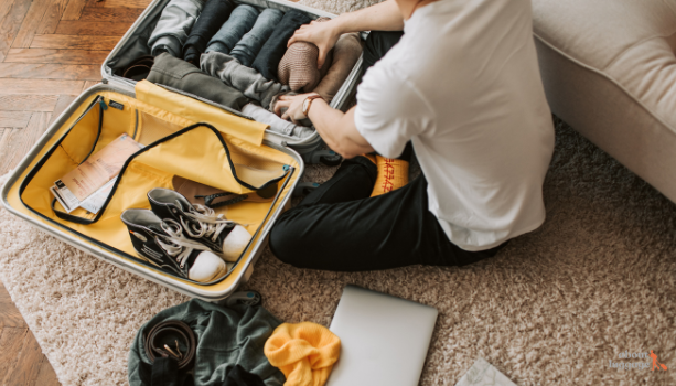 does rolling clothes save space (4)